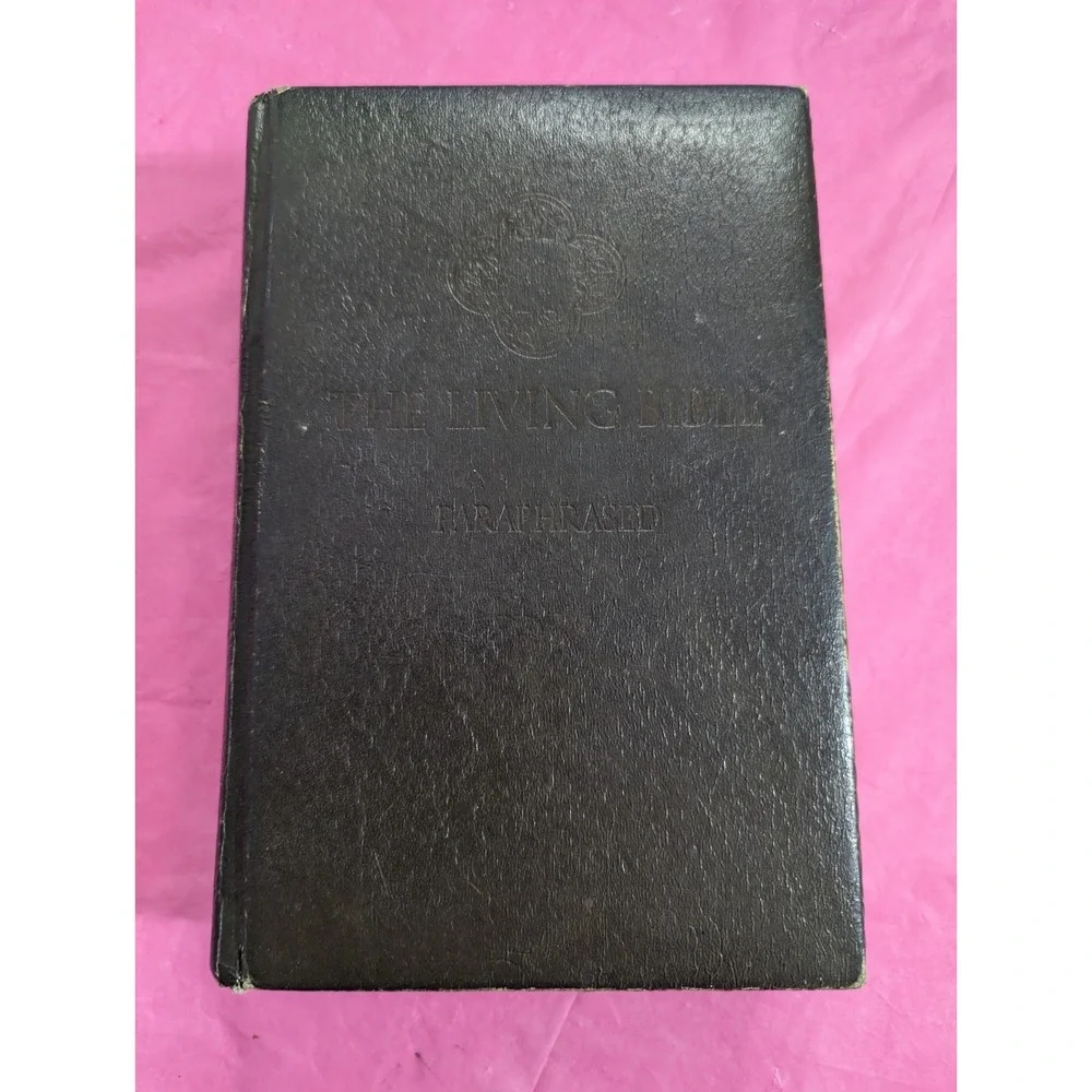 Vintage 1973 THE Living Bible Paraphrased leather like cover‎